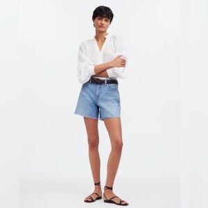 Madewell The Perfect Mid-Length Jean Short in Maplehurst Wash with Raw Hem. NWT